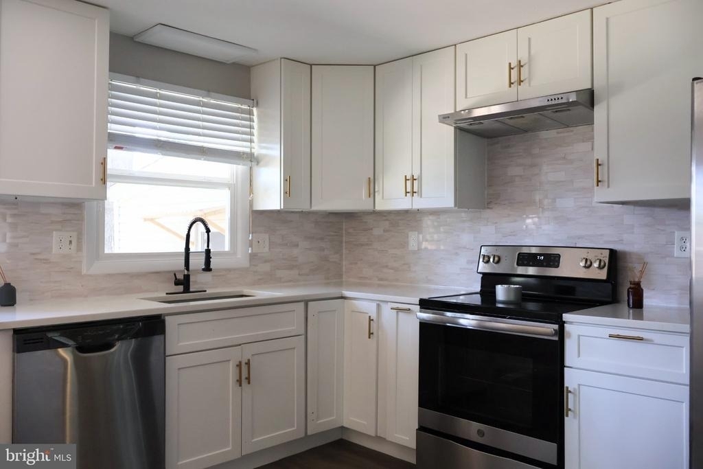 5218 Caroline Circle - Photo 10