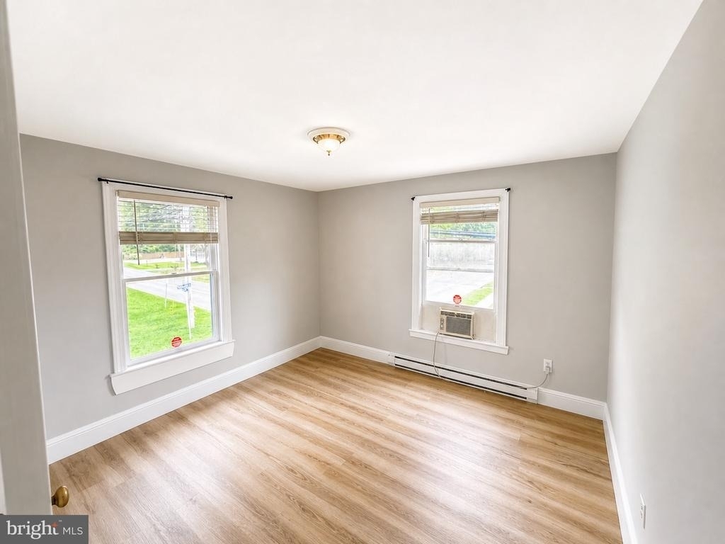 4601 Strauss Avenue - Photo 5