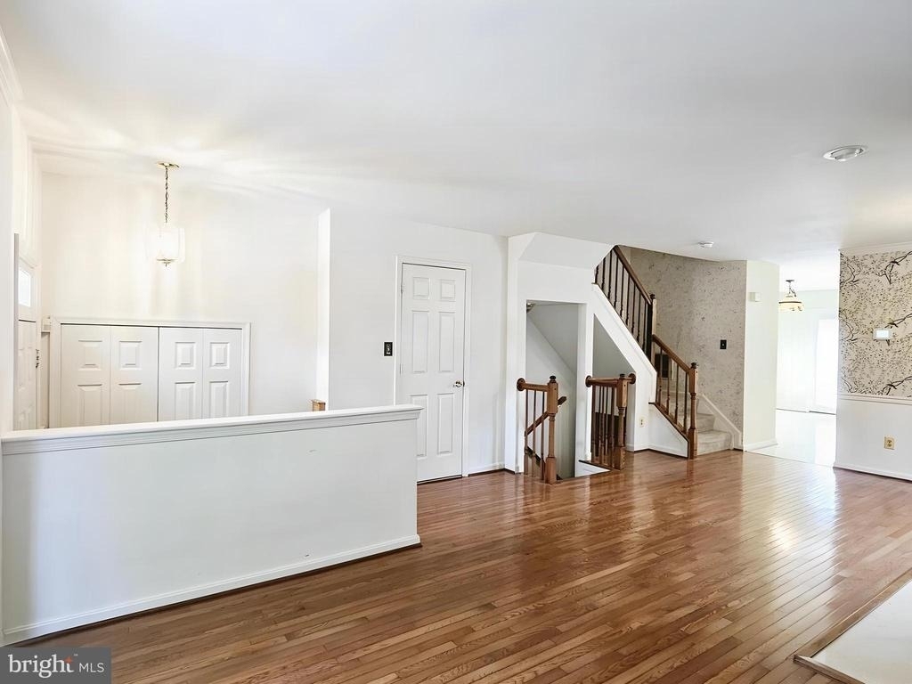 937 Walnut Wood Road - Photo 3
