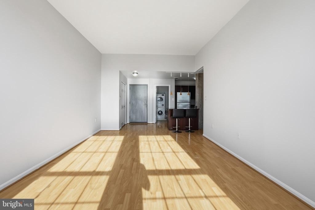 1011 Hunter Street - Photo 11