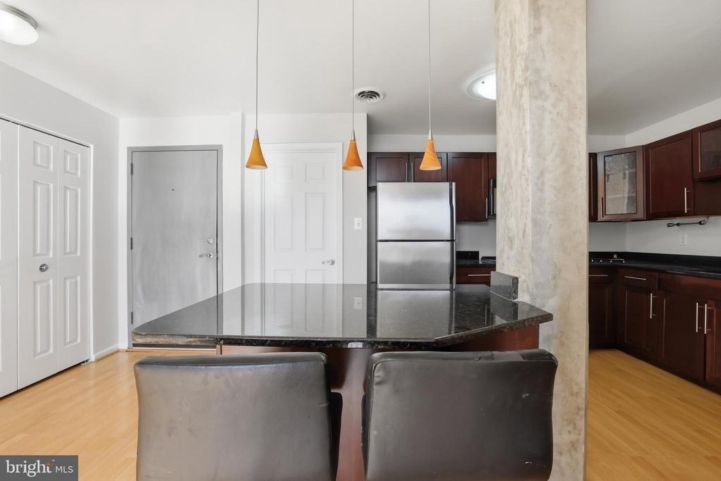 1011 Hunter Street - Photo 6