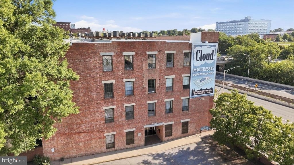 1011 Hunter Street - Photo 1