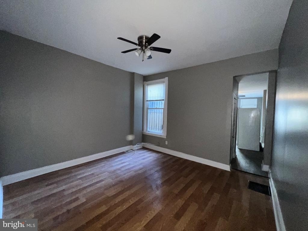 1902 W Fayette Street - Photo 5