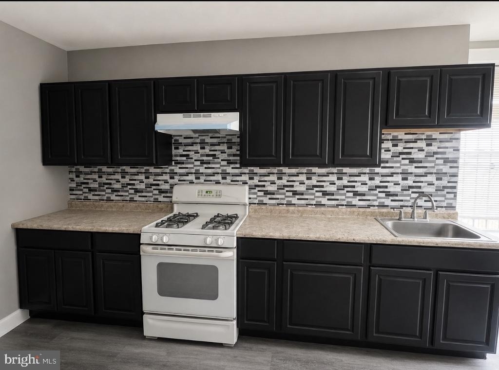 1902 W Fayette Street - Photo 1