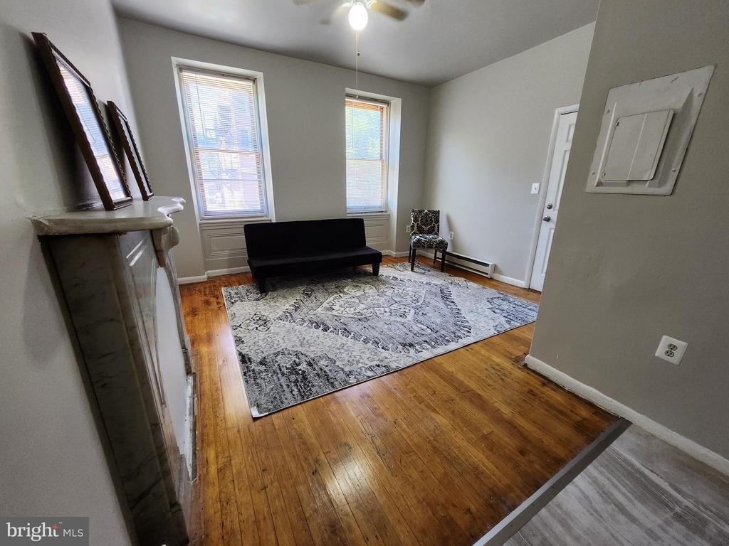 403 W 6th Street - Photo 6