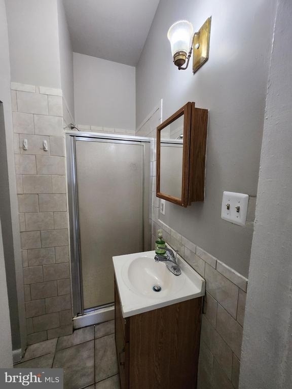 403 W 6th Street - Photo 9