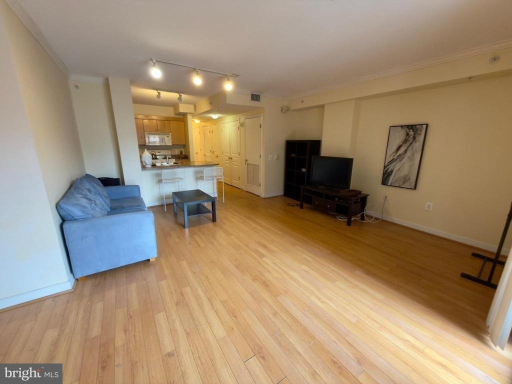 631 D Street Nw - Photo 6