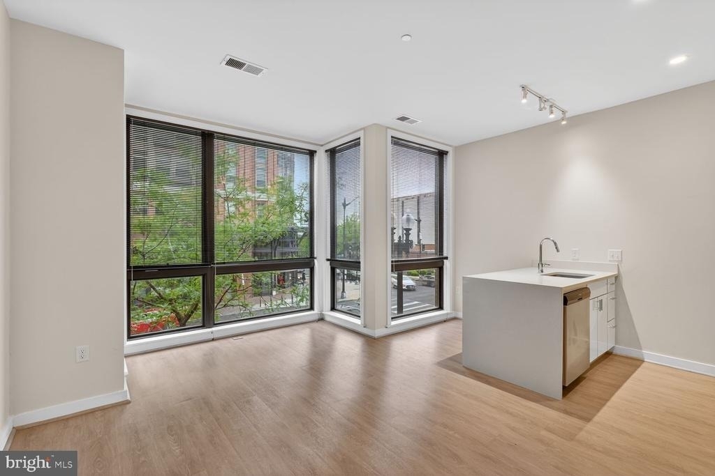 3825 Georgia Avenue Nw - Photo 3