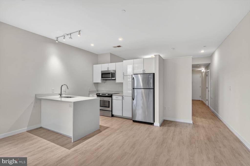 3825 Georgia Avenue Nw - Photo 4