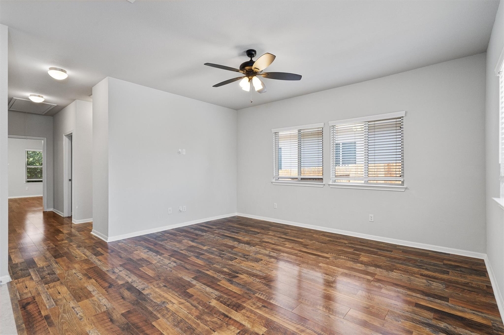 256 Pelican Bay Cir - Photo 6
