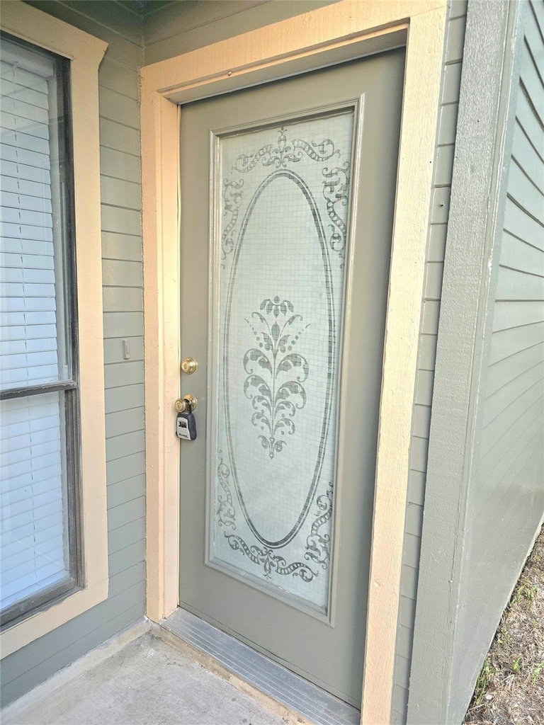 1417 Hyridge Cir - Photo 1