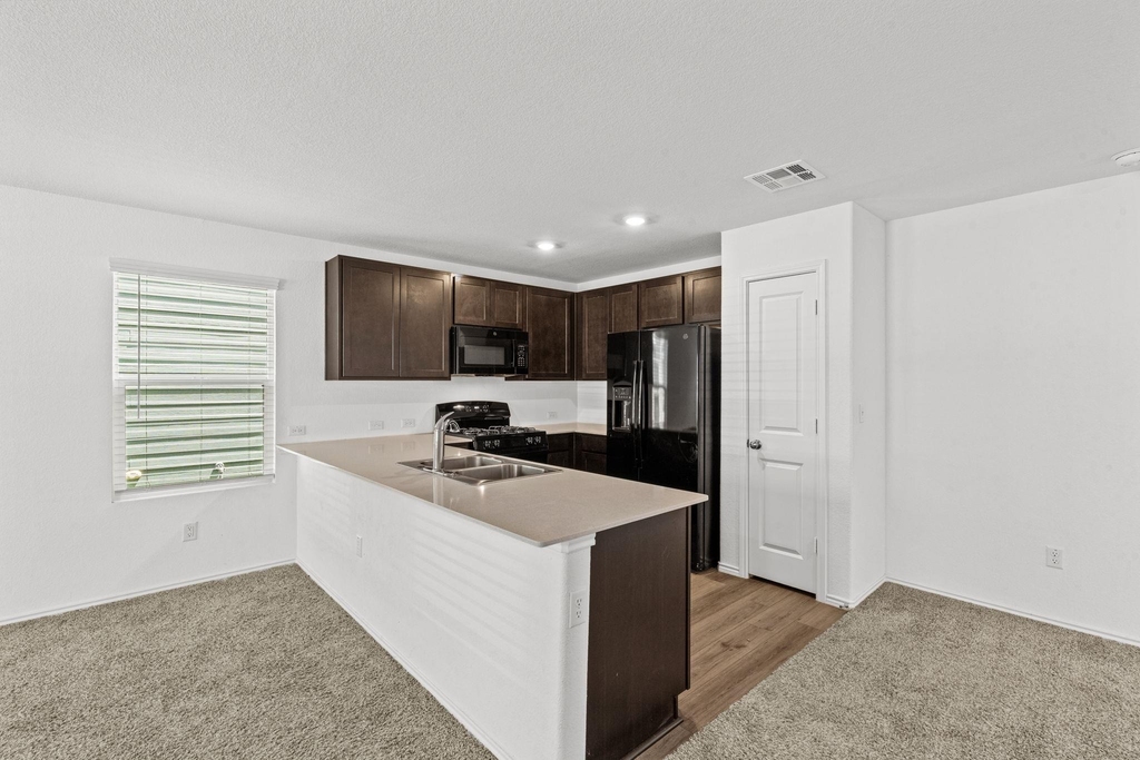889 Powell St - Photo 9