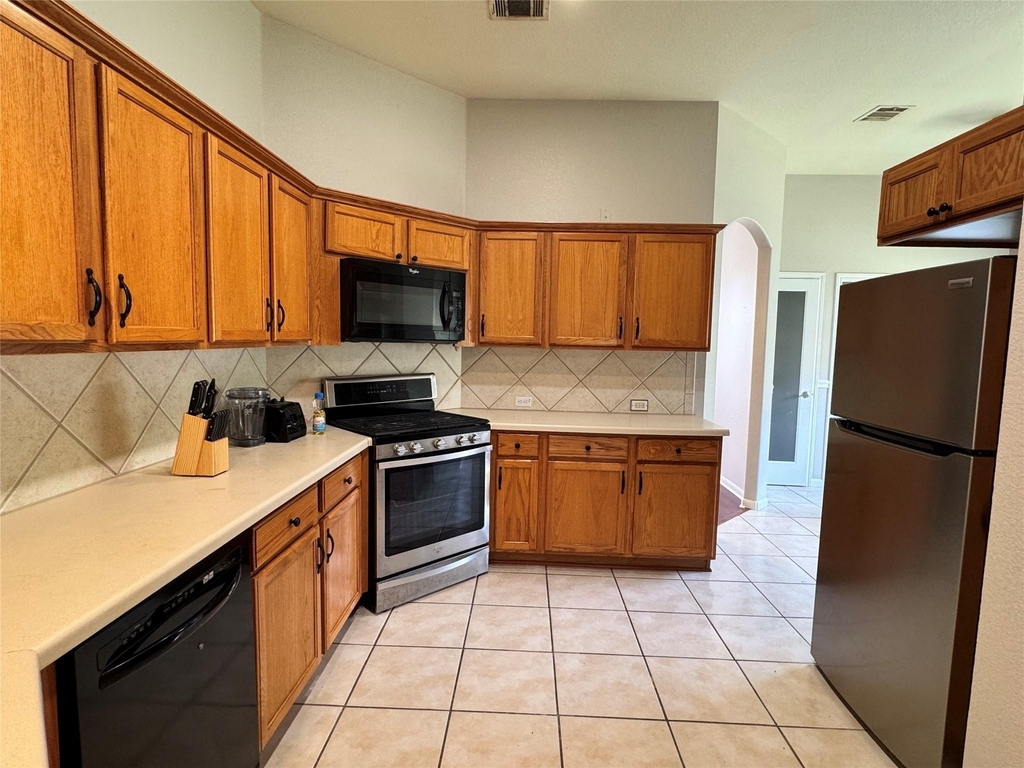 657 Columbine Ave - Photo 4