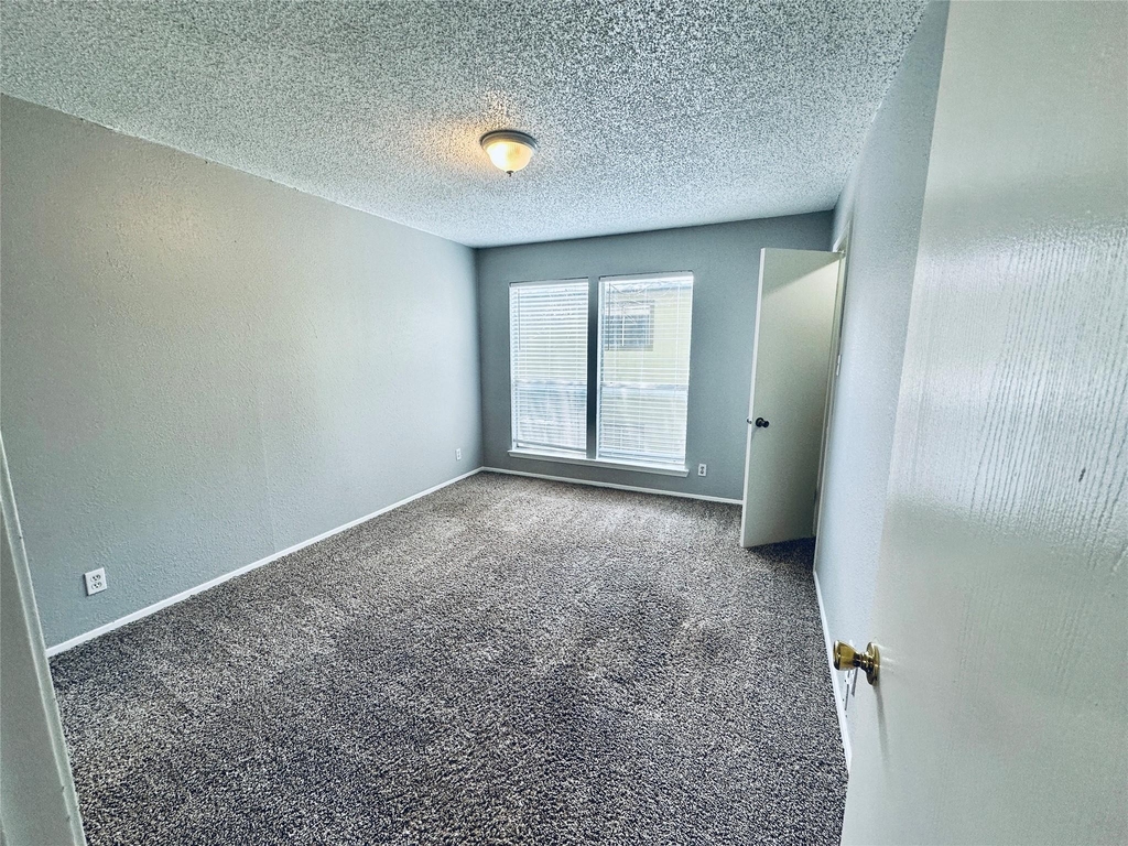 1318 Southport Dr - Photo 30
