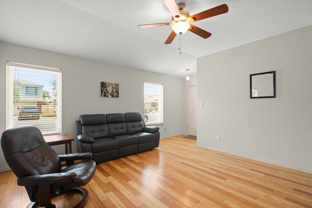 1511 Nettie Dr - Photo 5