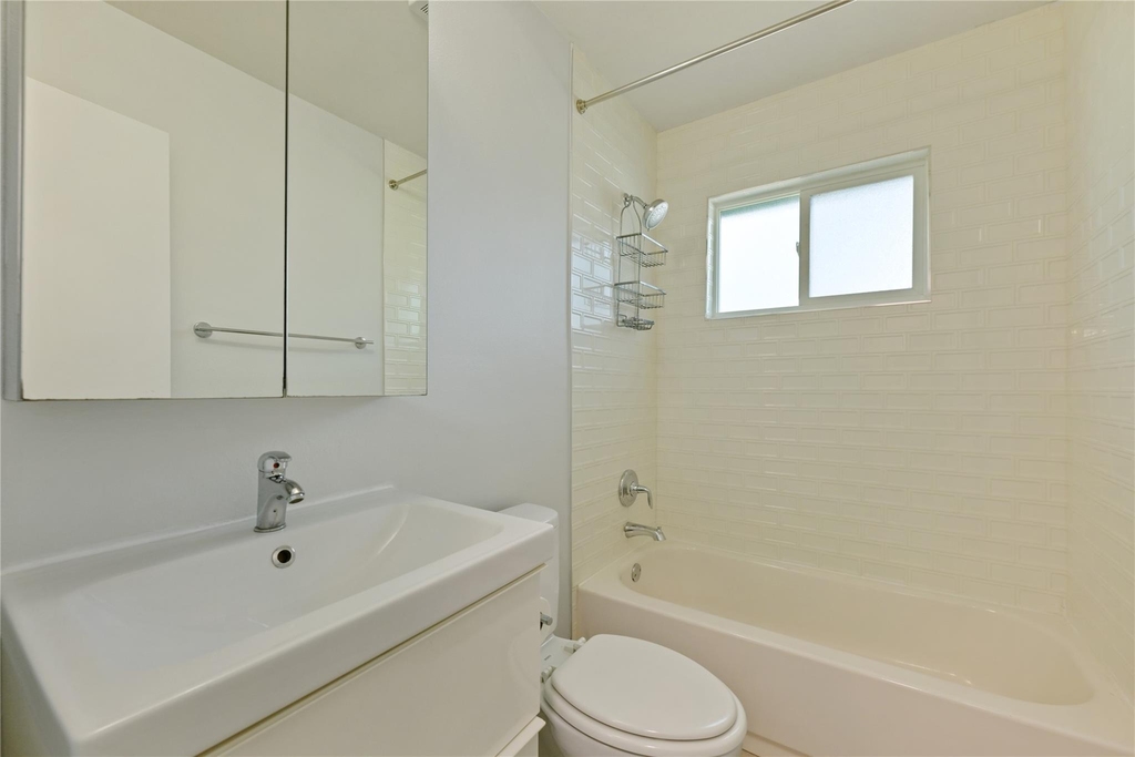 2500 Candlewood Ct - Photo 16