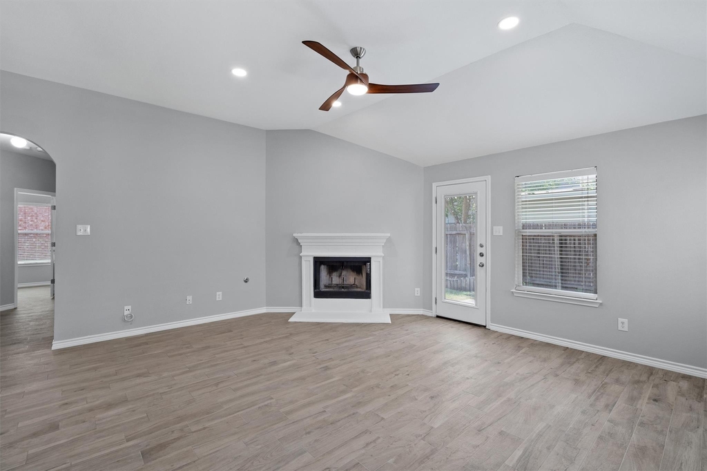 1083 Zeus Cir - Photo 14