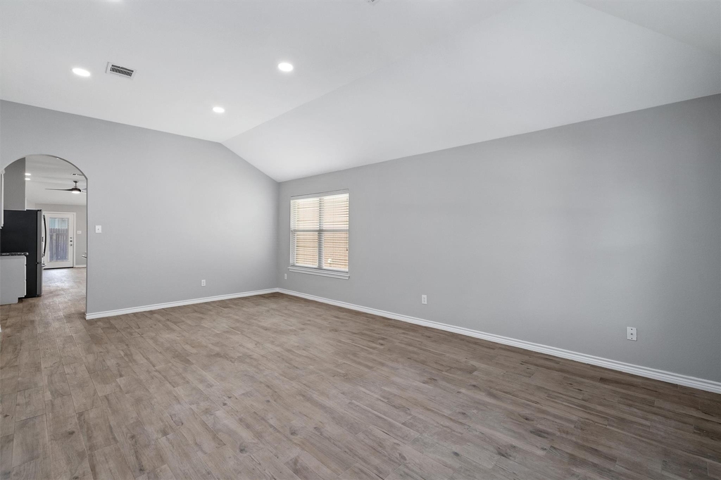1083 Zeus Cir - Photo 4