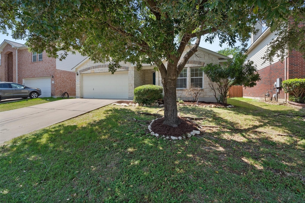 1083 Zeus Cir - Photo 0