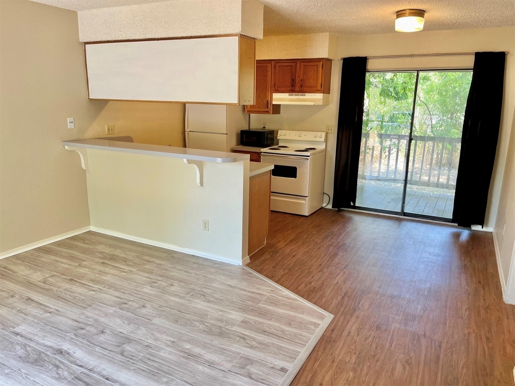 112 Hillside Cv - Photo 3