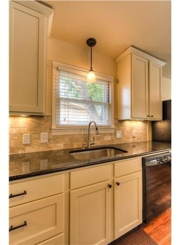 2111 W 10th St - Photo 7