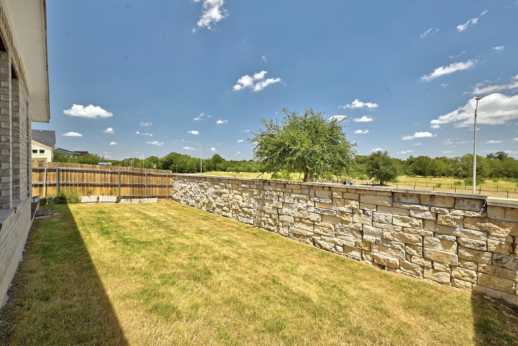 2702 Sebring Cir - Photo 29