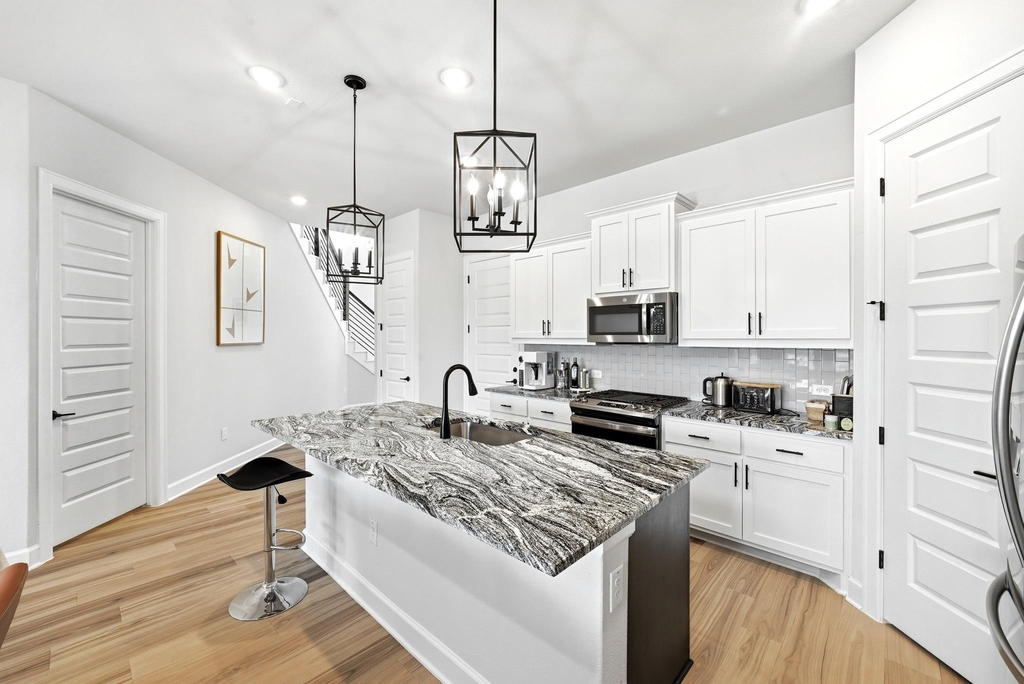 2702 Sebring Cir - Photo 9