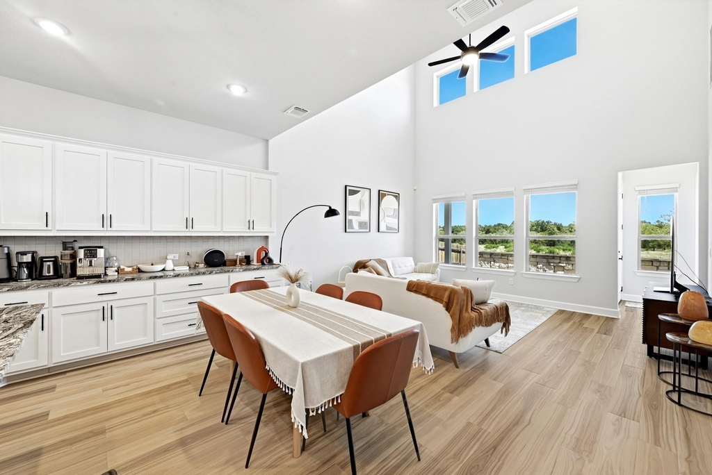 2702 Sebring Cir - Photo 5