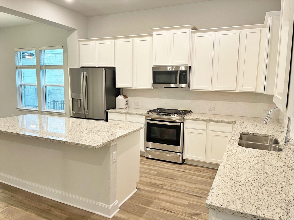 240 Revere Dr - Photo 3