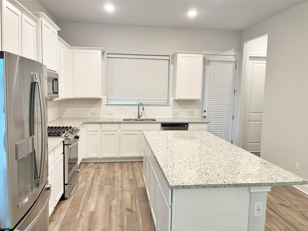 240 Revere Dr - Photo 4