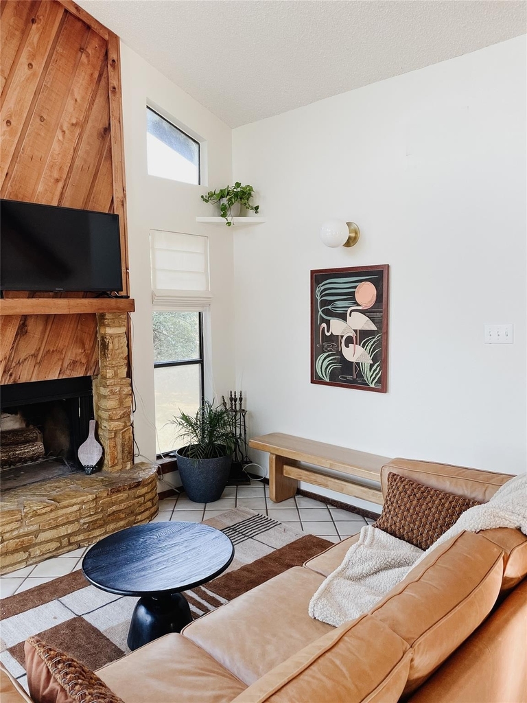 334 Coventry Rd - Photo 2