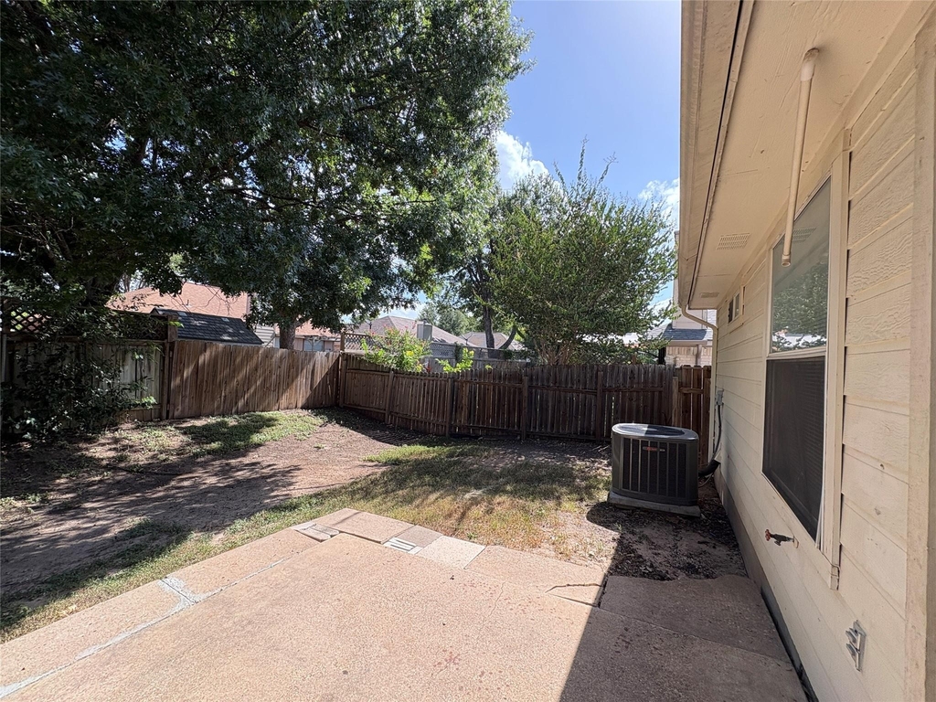 2405 Wisteria Way - Photo 28