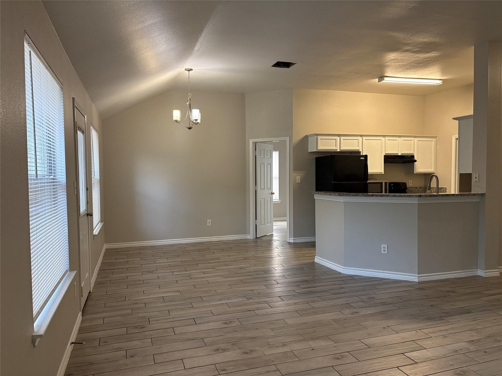 2405 Wisteria Way - Photo 12