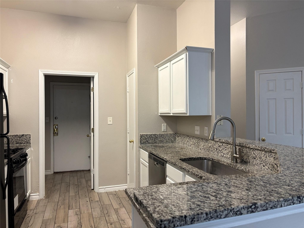 2405 Wisteria Way - Photo 8