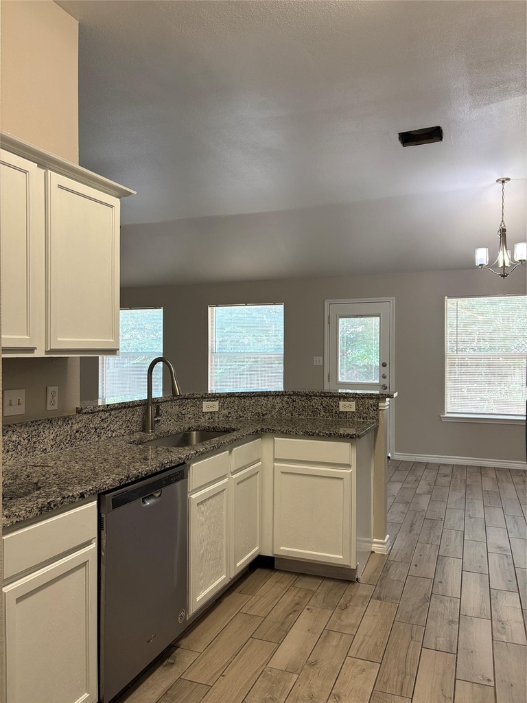 2405 Wisteria Way - Photo 9