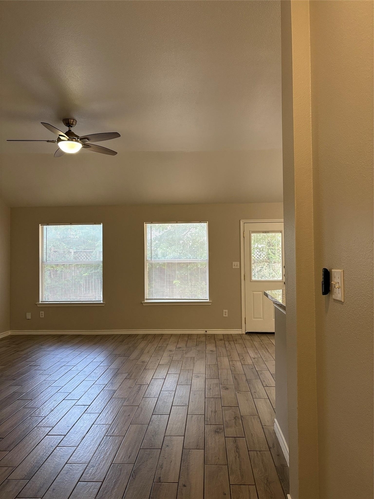 2405 Wisteria Way - Photo 3