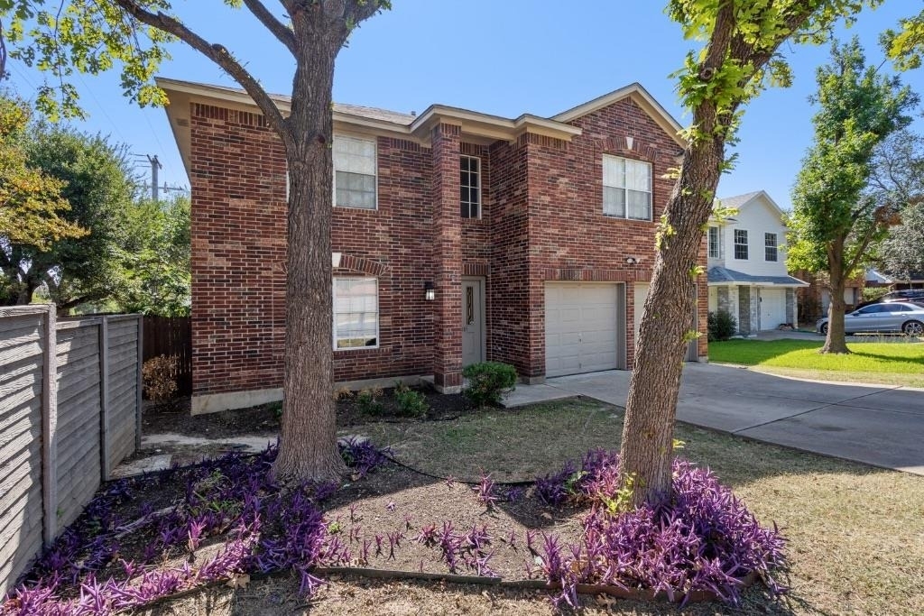 8001 Brienne Dr - Photo 2