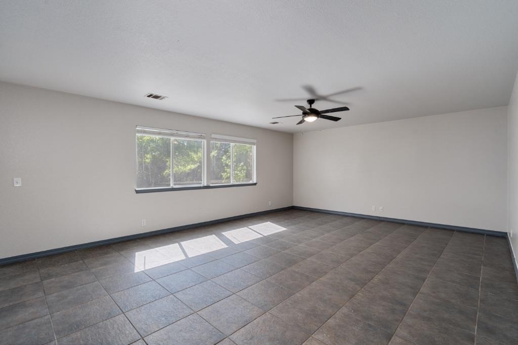 8001 Brienne Dr - Photo 4