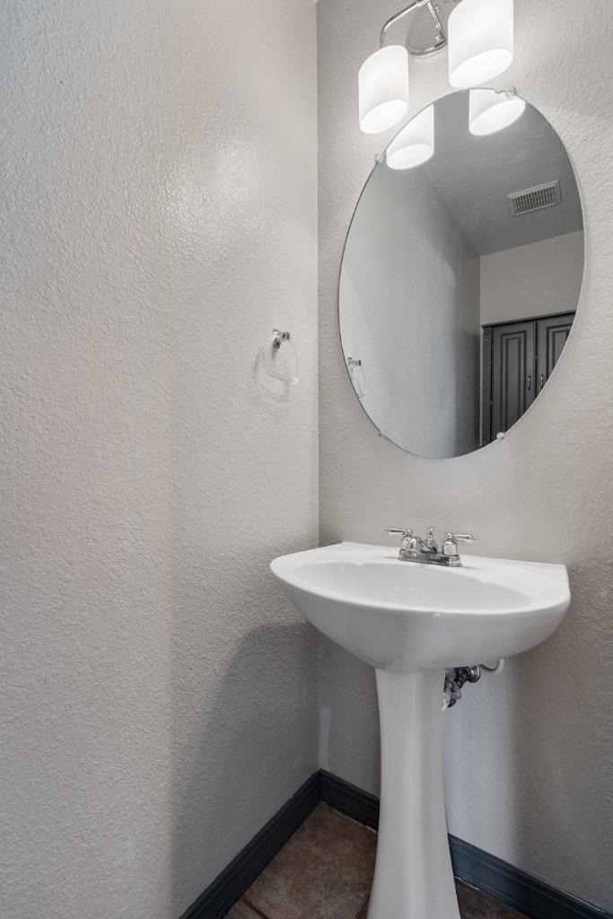 8001 Brienne Dr - Photo 13