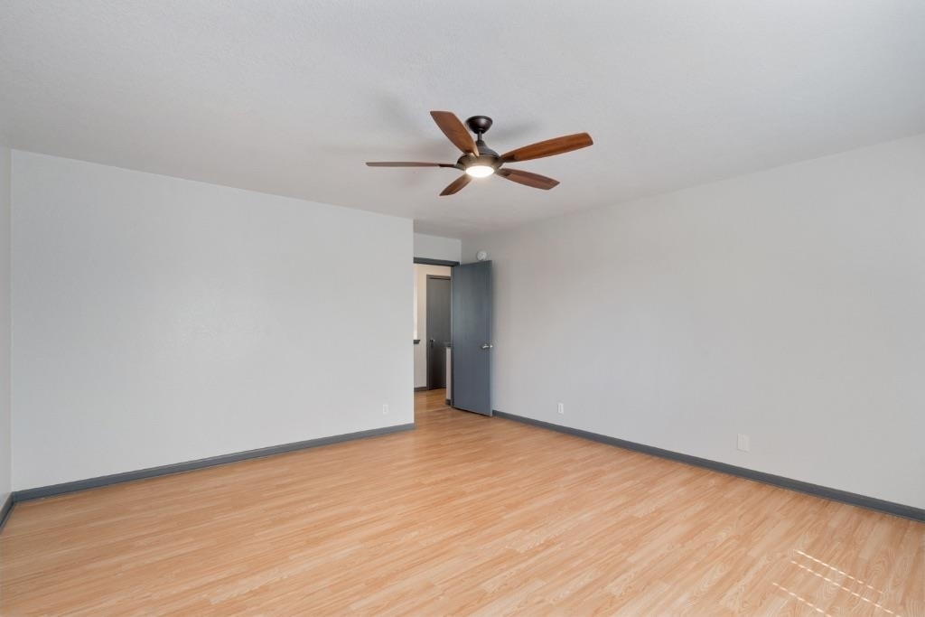 8001 Brienne Dr - Photo 19