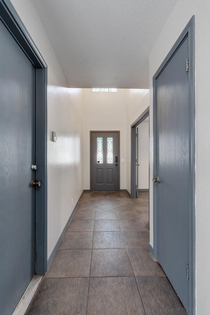 8001 Brienne Dr - Photo 3