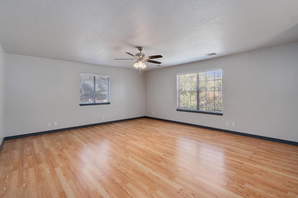 8001 Brienne Dr - Photo 16