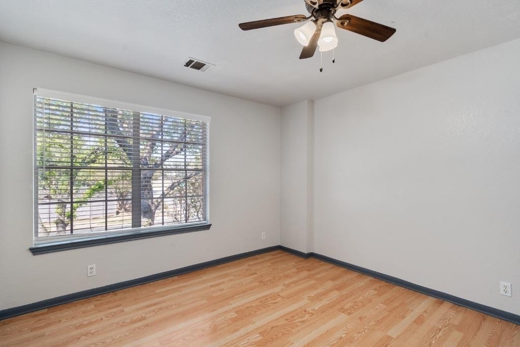 8001 Brienne Dr - Photo 25