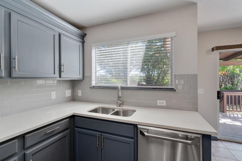 8001 Brienne Dr - Photo 10