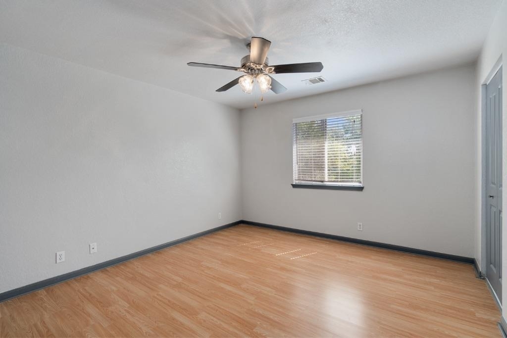 8001 Brienne Dr - Photo 22