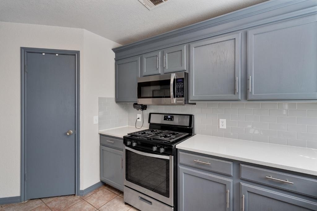 8001 Brienne Dr - Photo 11