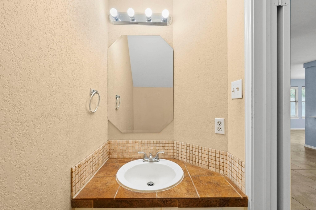 4015 Iriona Bnd - Photo 6