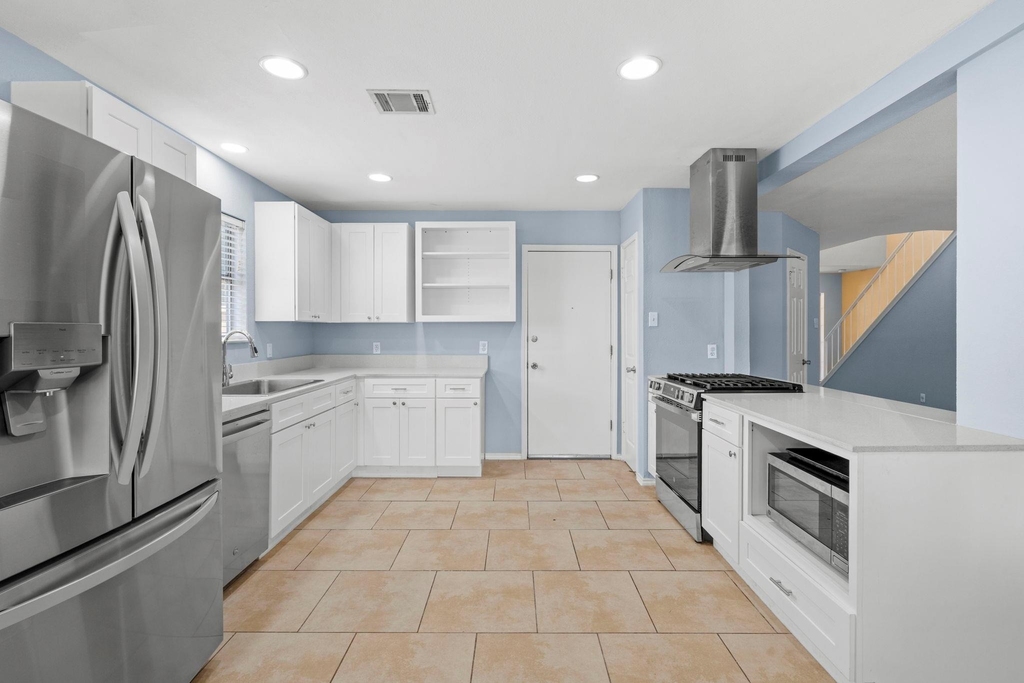 4015 Iriona Bnd - Photo 13