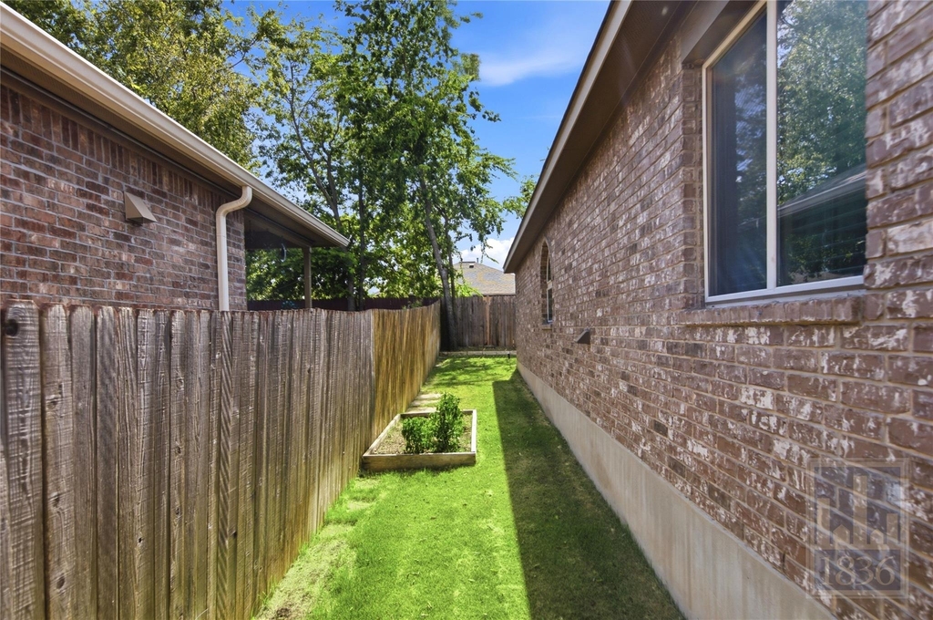 821 Schefer St - Photo 27