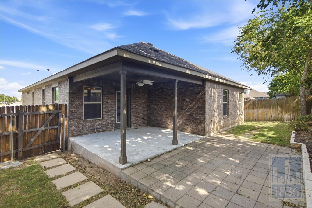 821 Schefer St - Photo 23